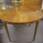 695 8220 DINING TABLE